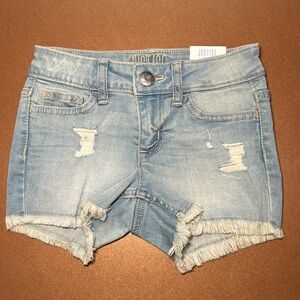 NWT!!! Girls Justice distressed denim shorts - size 8 slim